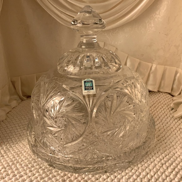 CRYSTAL SERVING DISH/PIE PLATE WITH DOME BY AVITRA CRYSTAL CORP.